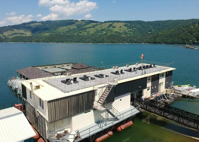 Hotel Plutitor Lebada